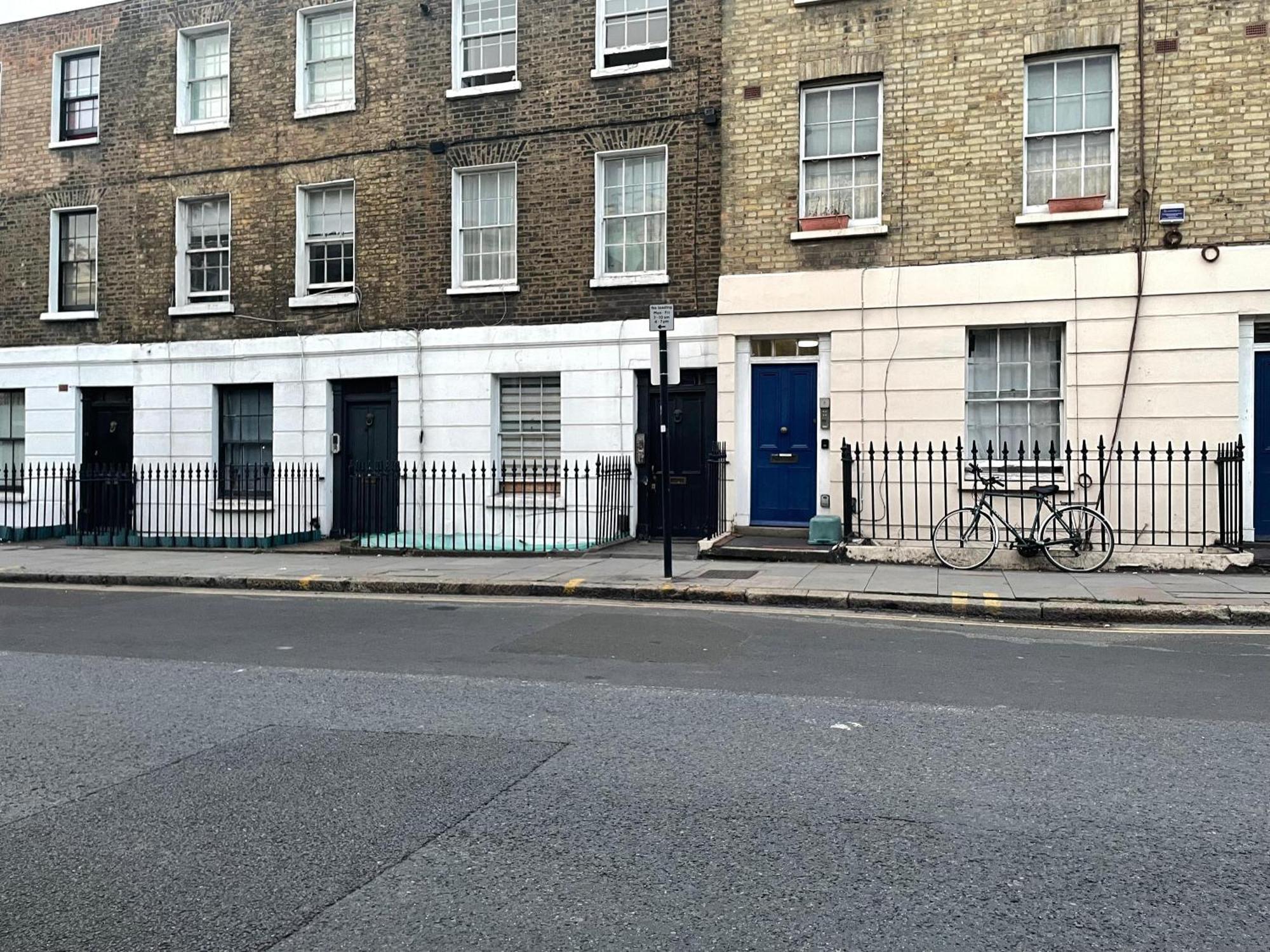 Caledonian Spacious Apartament *