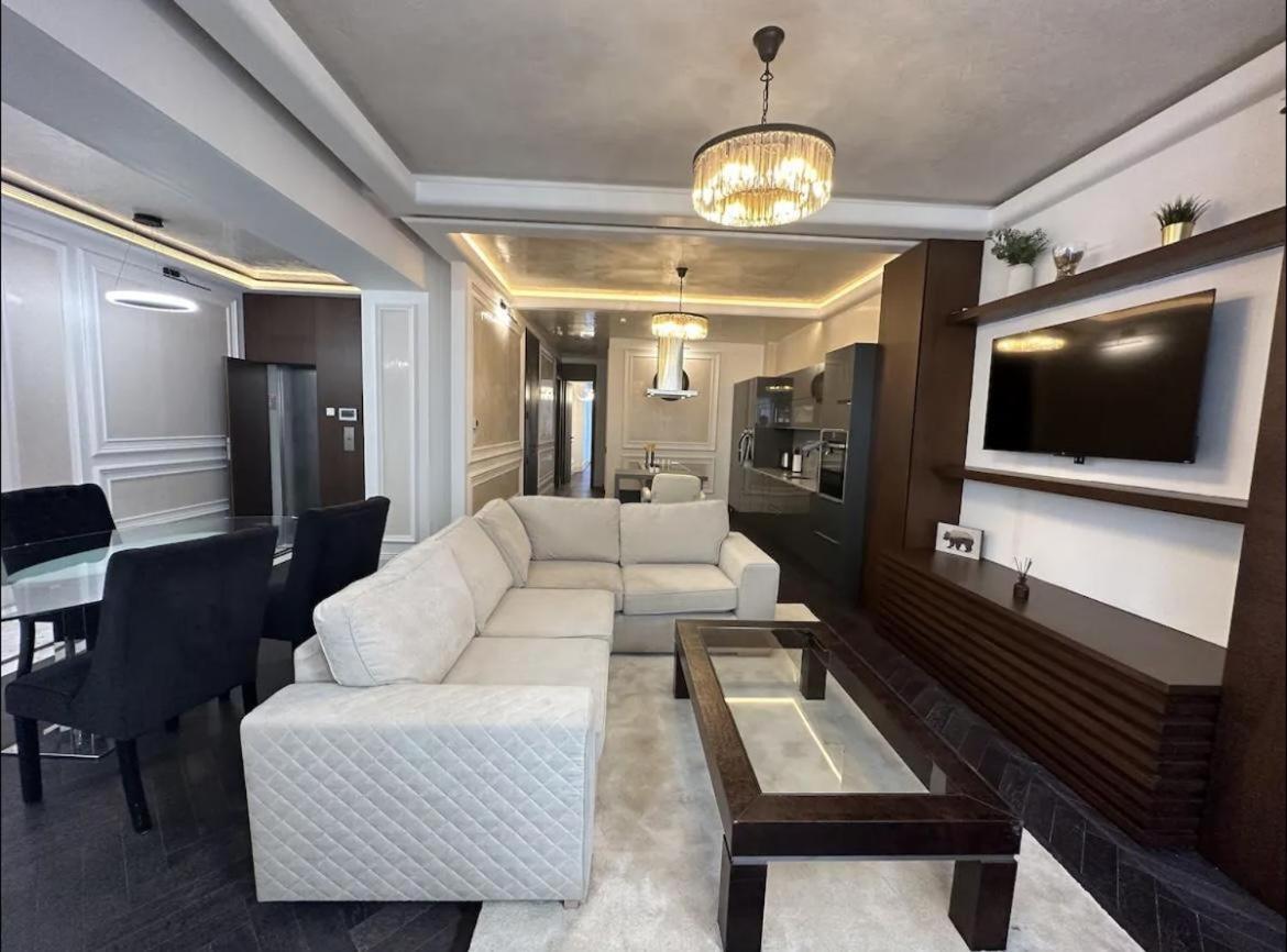 Caledonian Spacious Apartament Londra